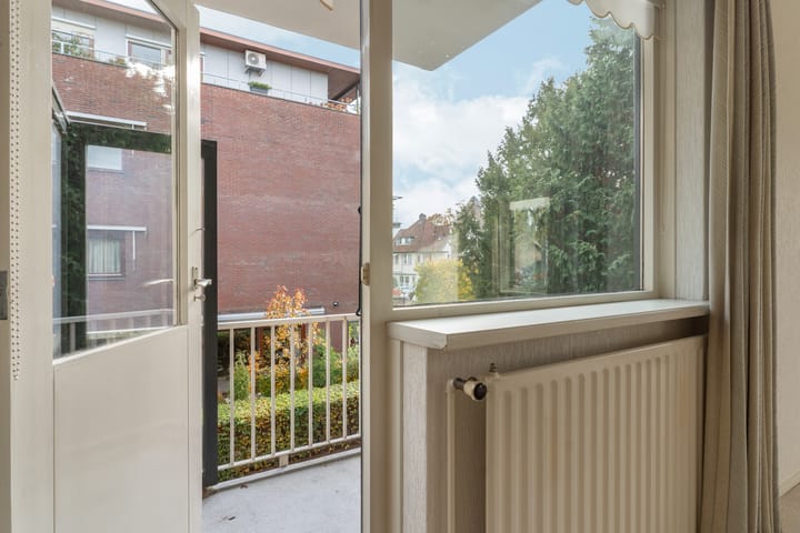 Photo 12 of Parkstraat 15