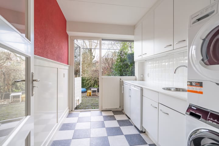 Photo 11 of Van den Berghlaan 461