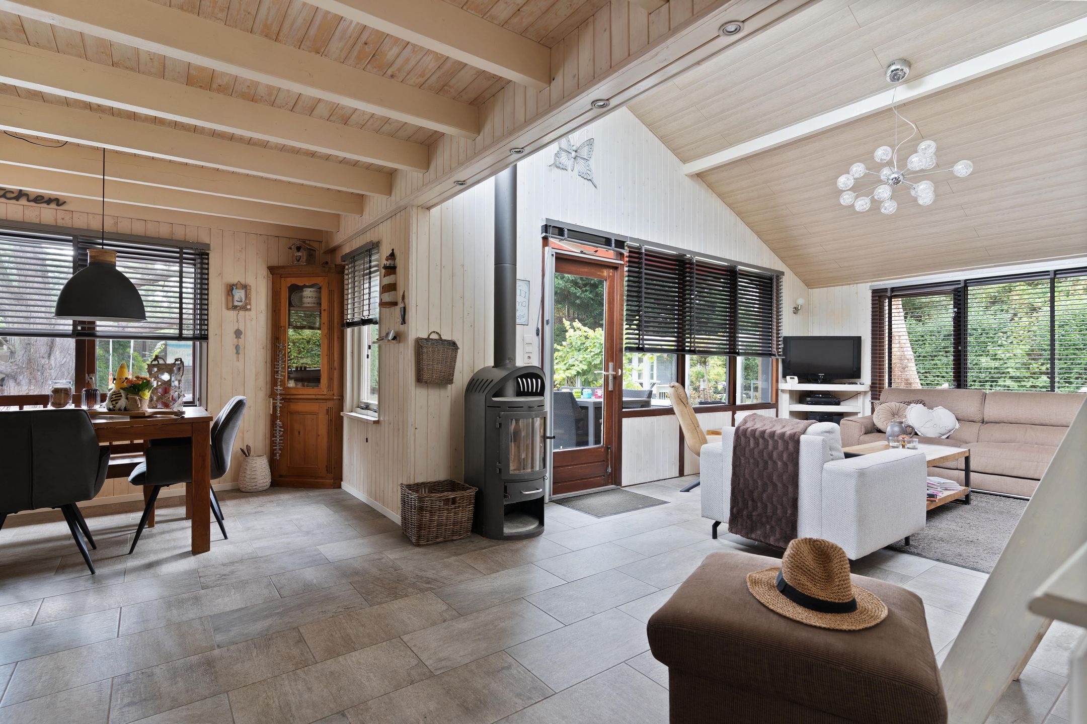 4-bedroom freehold villa in Ouddorp — photo 1 of 5