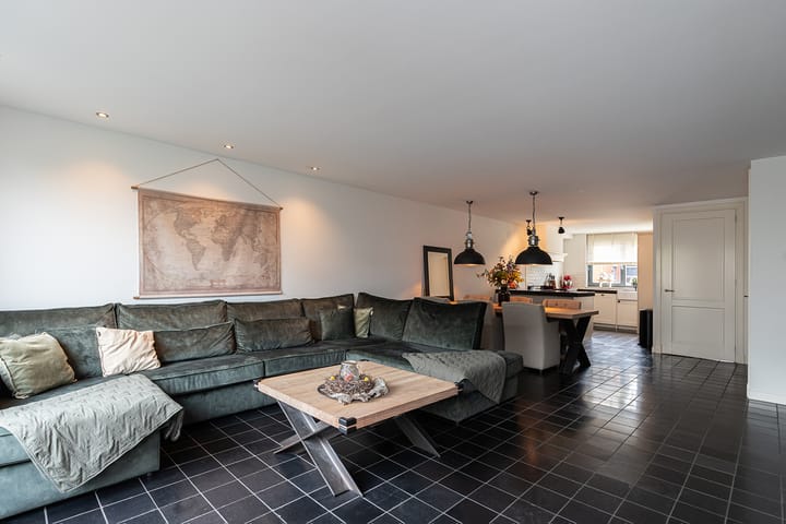 Photo 2 of Ocker Repelaerstraat 22