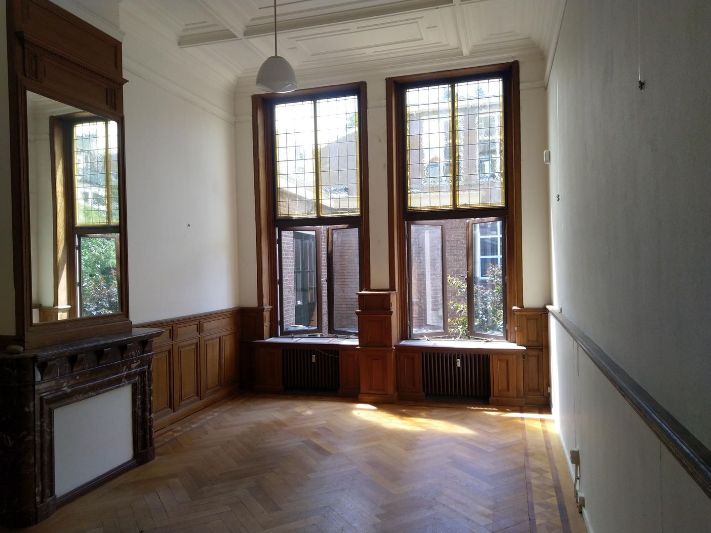 View photo 2 of Van Diemenstraat 202