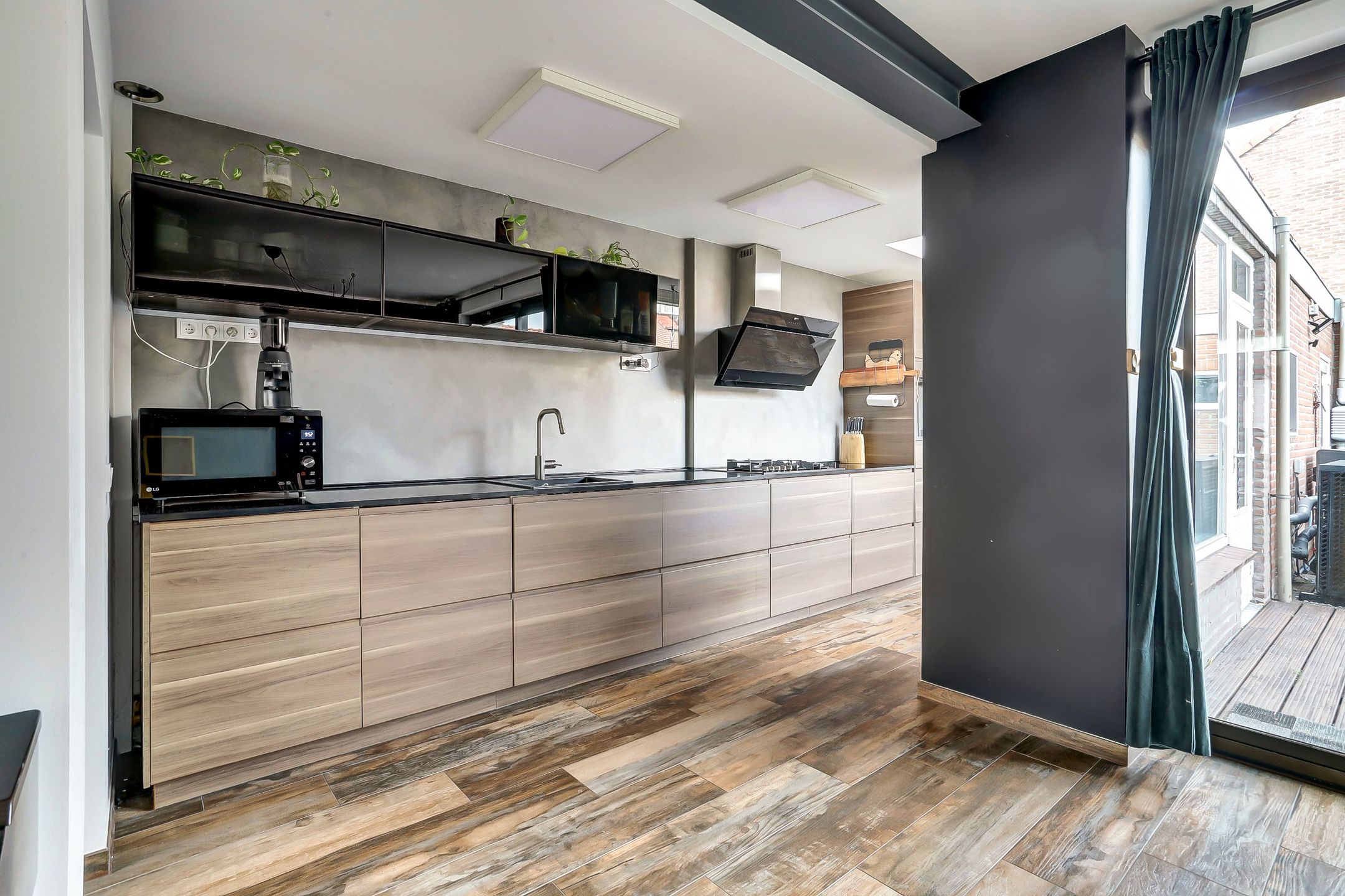 Photo 15 of Mr. T.J. Verschuurstraat 20