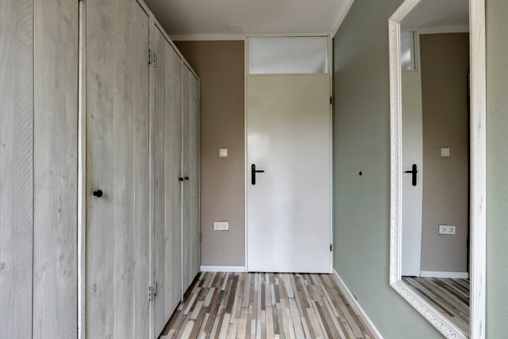 Photo 31 of Julianastraat 5