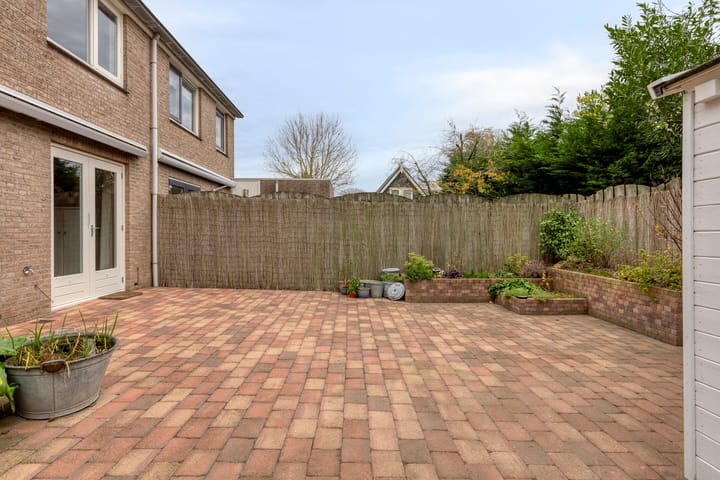 Photo 42 of Julianastraat 5