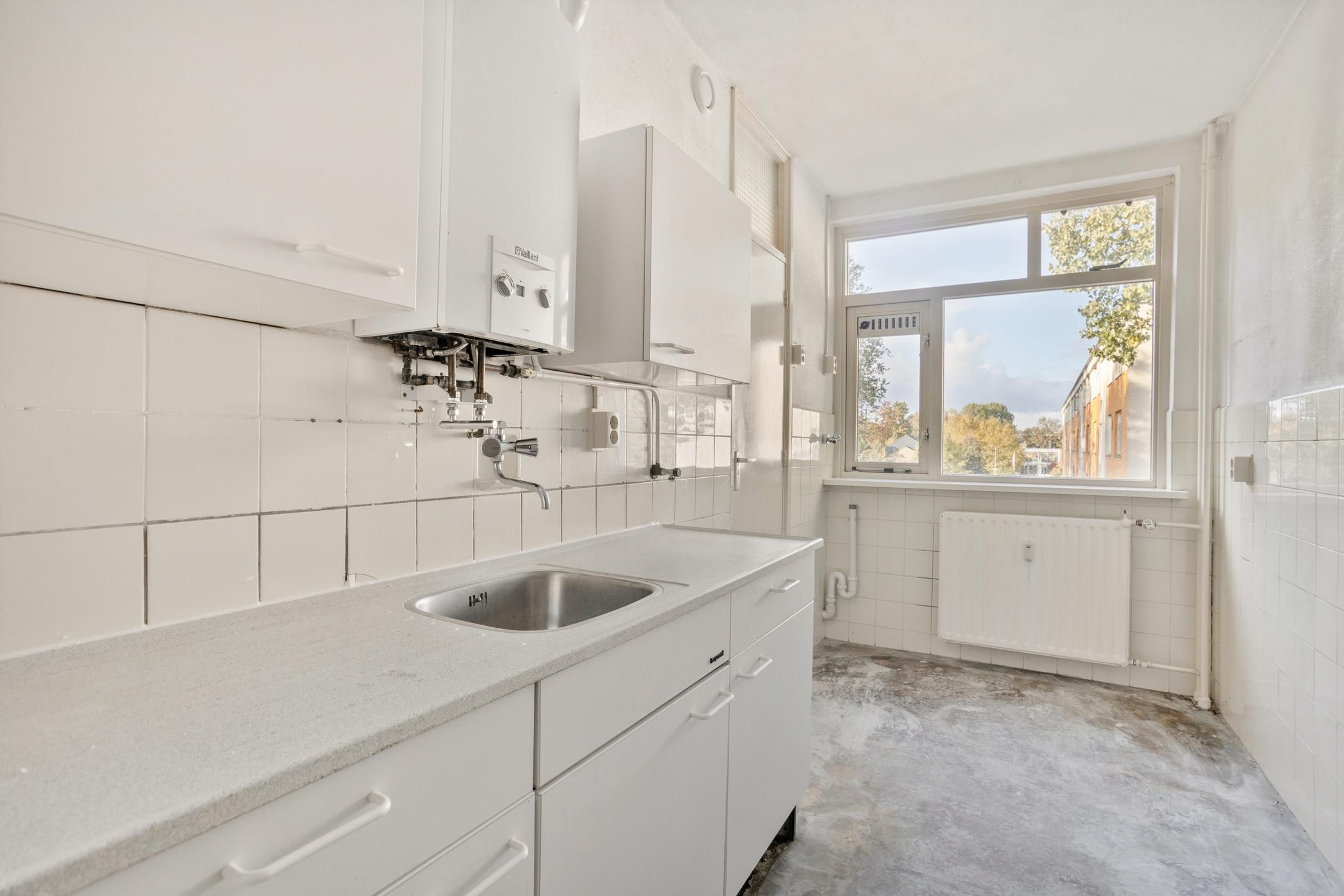 Photo 9 of Blaauwstraat 110