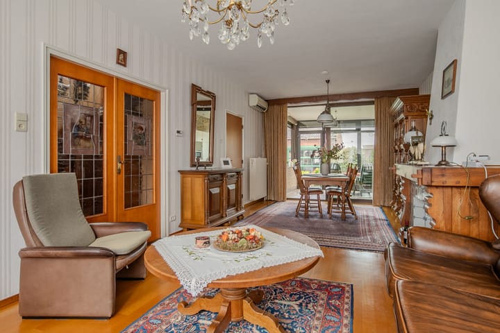 Photo 4 of Schout Offermanstraat 33