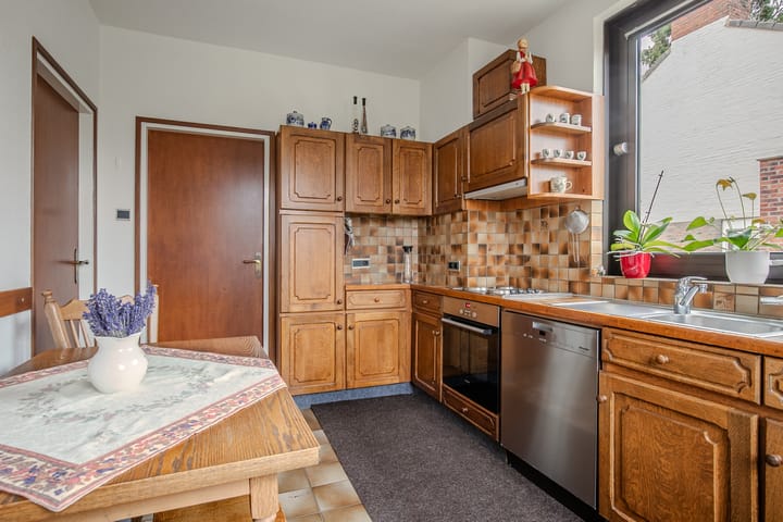 Photo 8 of Schout Offermanstraat 33