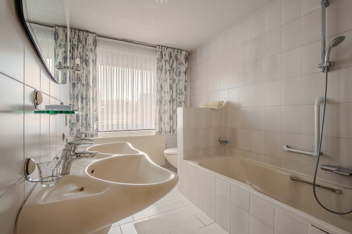 Photo 24 of Schout Offermanstraat 33