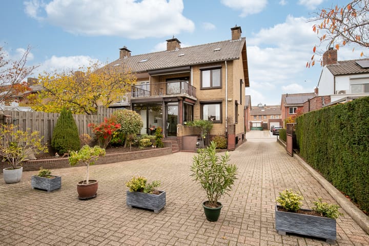 Photo 29 of Schout Offermanstraat 33