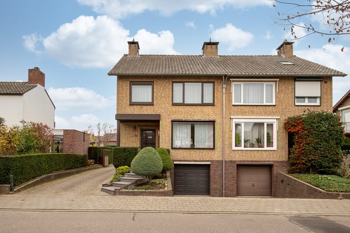 Photo 32 of Schout Offermanstraat 33