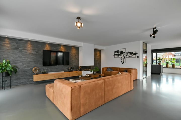 Foto 11 van Regenboog 231