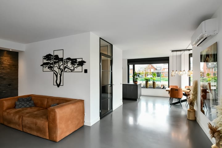 Foto 12 van Regenboog 231