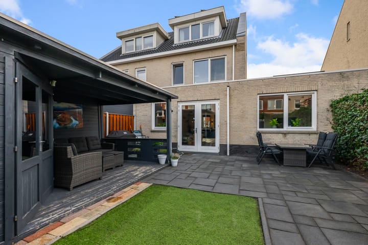 Photo 2 of Zwarte Ring 137