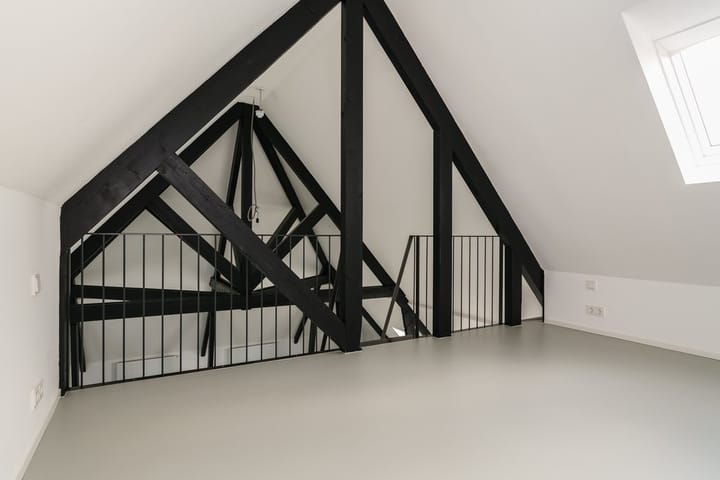 Photo 17 of Burgemeester van den Boschstraat 44-F