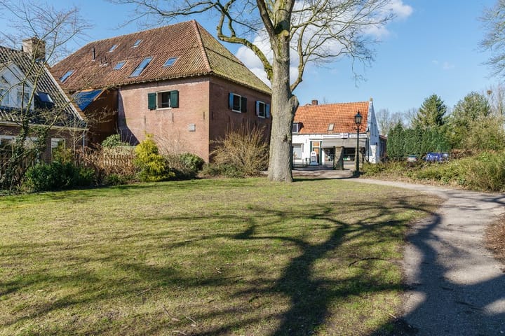 Photo 21 of Burgemeester van den Boschstraat 44-F