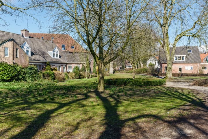 Photo 22 of Burgemeester van den Boschstraat 44-F