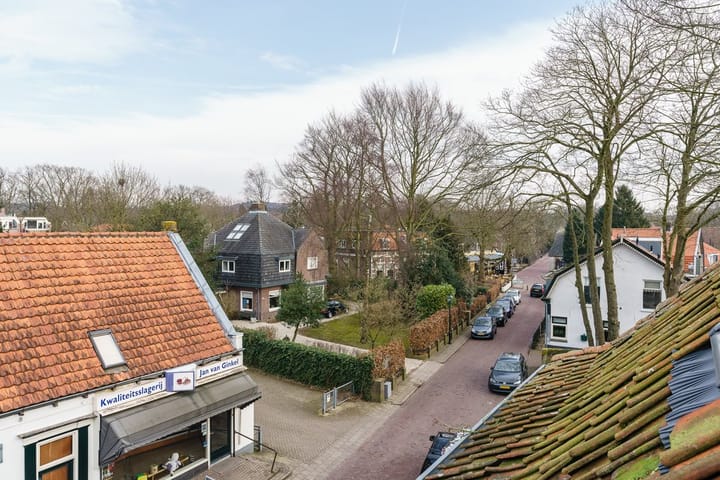 Photo 25 of Burgemeester van den Boschstraat 44-F