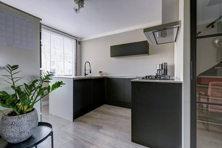 Photo 4 of Venlosingel 100