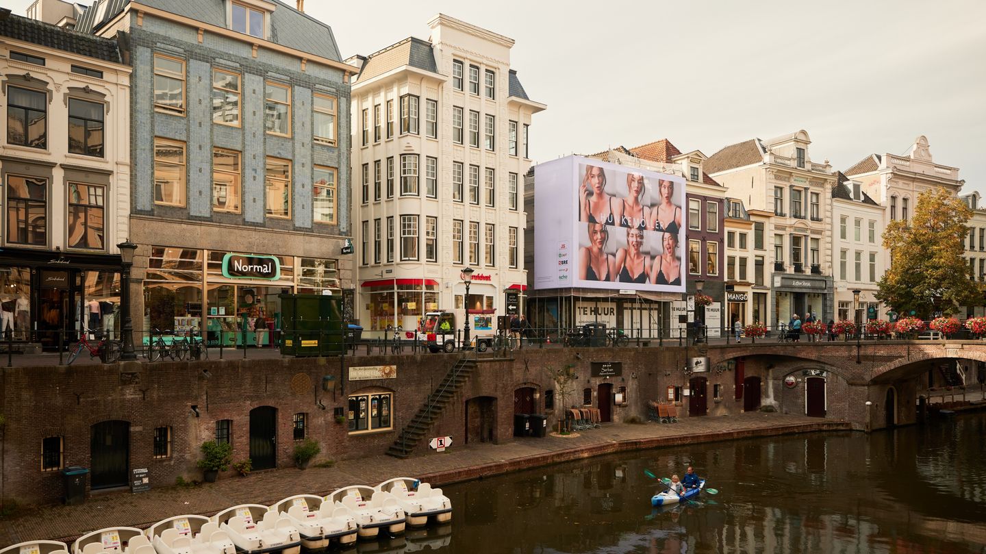 View photo 2 of Oudegracht 159