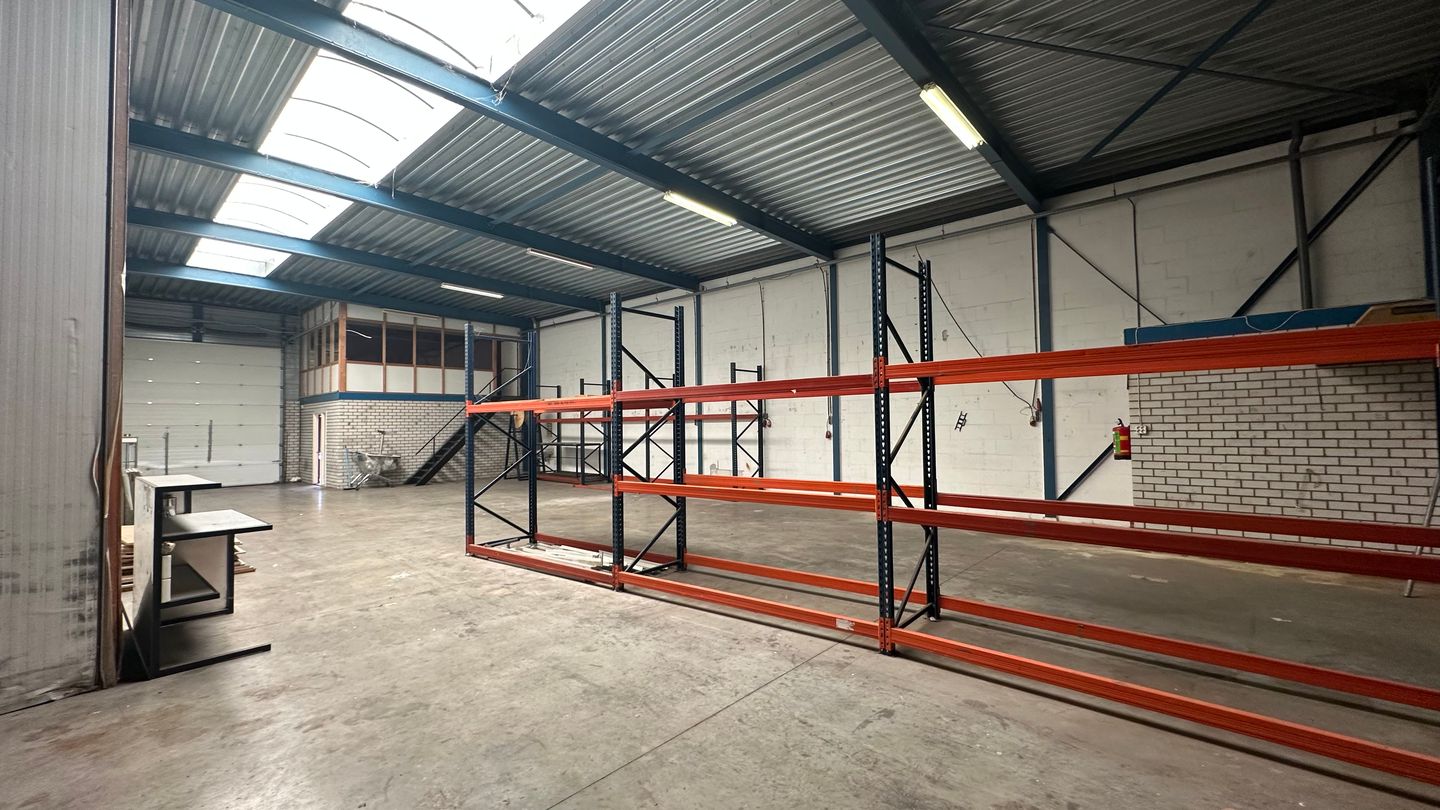 View photo 2 of Dr. Ir. Van Veenweg 1-a