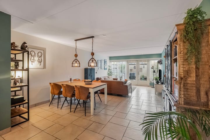 Photo 2 of Van Foreestlaan 13