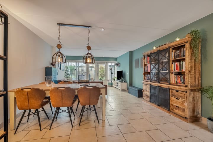 Photo 3 of Van Foreestlaan 13