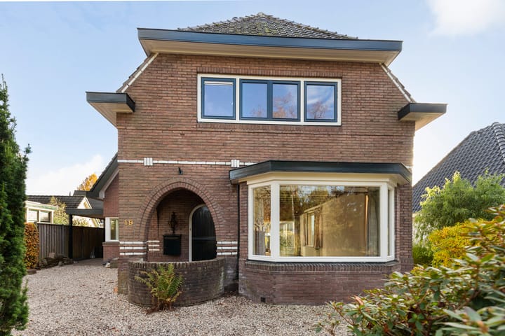 Photo 3 of Julianalaan 19