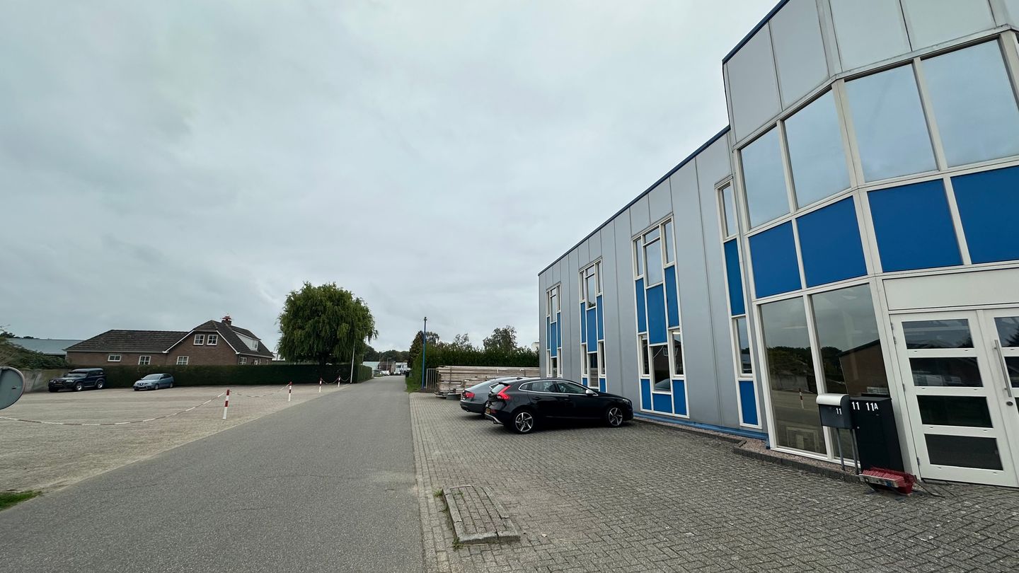 View photo 3 of Molenbosstraat 11