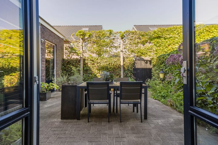 Foto 30 van Notaris van Puttenstraat 12