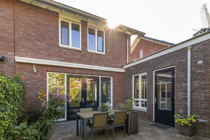 Foto 33 van Notaris van Puttenstraat 12