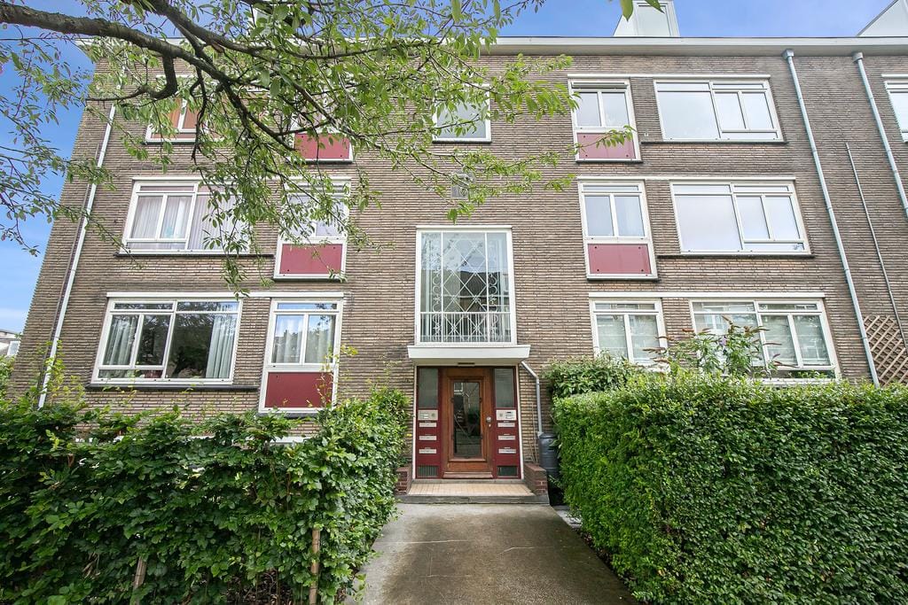 Photo 1 of Paulinastraat 42