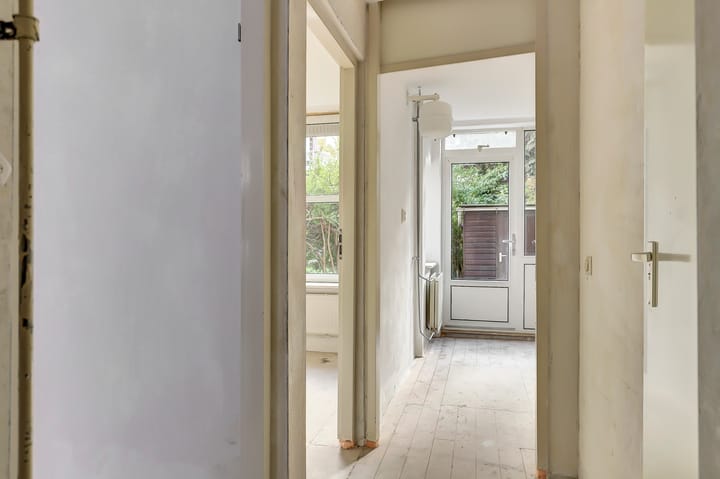 Photo 10 of Vincent van Goghstraat 106