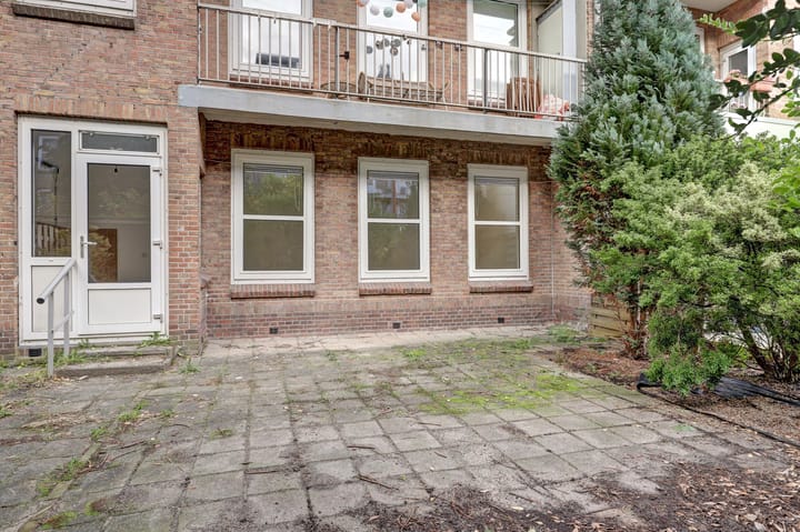 Photo 24 of Vincent van Goghstraat 106