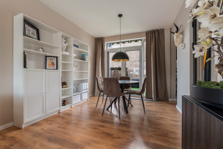 Photo 16 of Alblasstraat 2