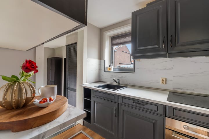 Photo 24 of Alblasstraat 2