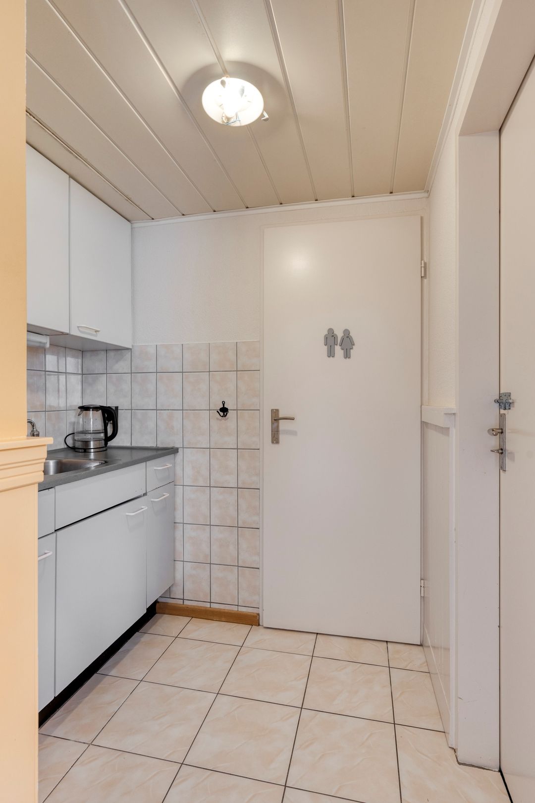 Photo 11 of Emmastraat 20