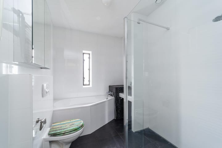 Photo 10 of Vriesschestraat 22