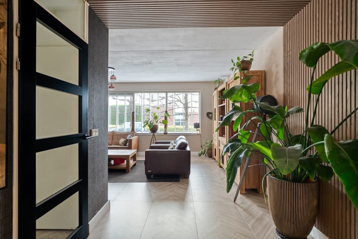 Photo 2 of Ganzerik 11