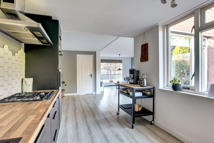 Photo 11 of Schoolpad 37