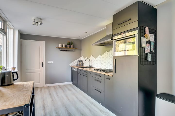 Photo 12 of Schoolpad 37