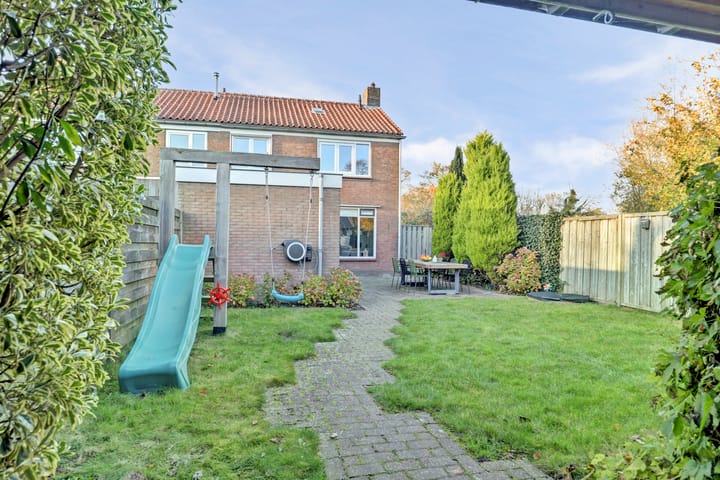 Photo 32 of Schoolpad 37