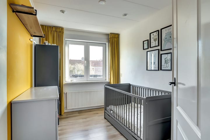 Photo 22 of Schoolpad 37