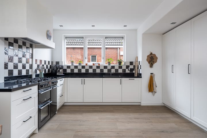 Photo 20 of Van Akenwei 20