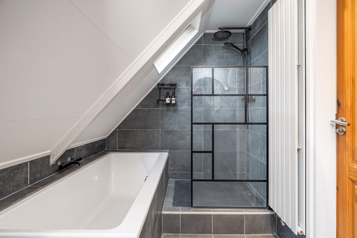 Photo 35 of Van Akenwei 20