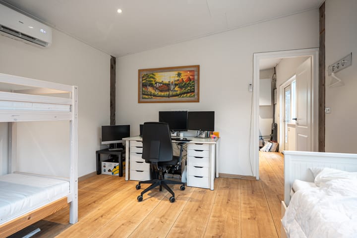 Photo 41 of Van Akenwei 20