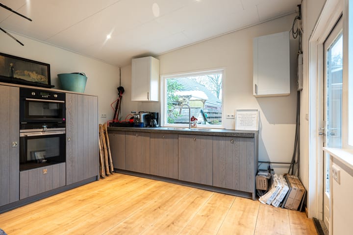 Photo 42 of Van Akenwei 20