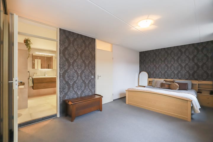 Photo 21 of Bosrank 5