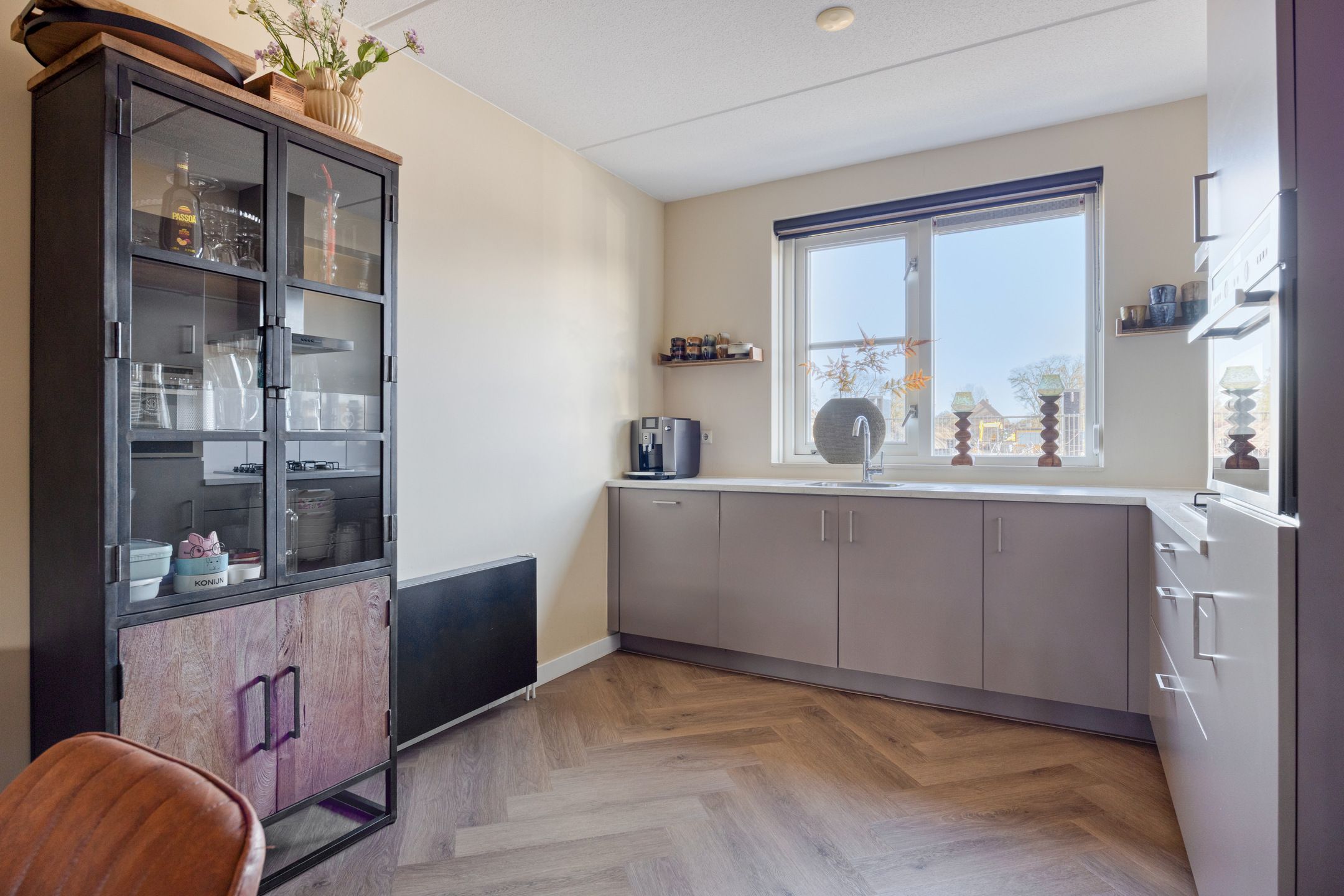 Photo 12 of Ds. de Geusstraat 17