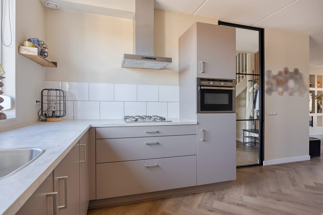 Photo 13 of Ds. de Geusstraat 17