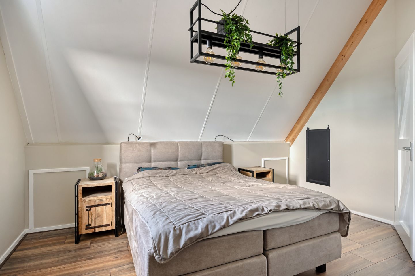 Photo 25 of Ds. de Geusstraat 17